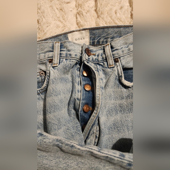 Doen Jeans. Straight leg. Size 28. Great conditioned. - Picture 5 of 10